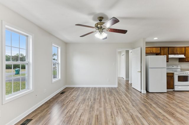 286 Strawberry Dr, Winchester, TN 37398