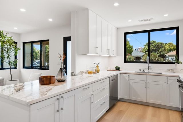 120 Abelia Way, East Palo Alto, CA 94303