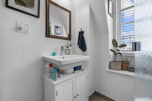 105 Broadway 3, Chelsea, MA 02150