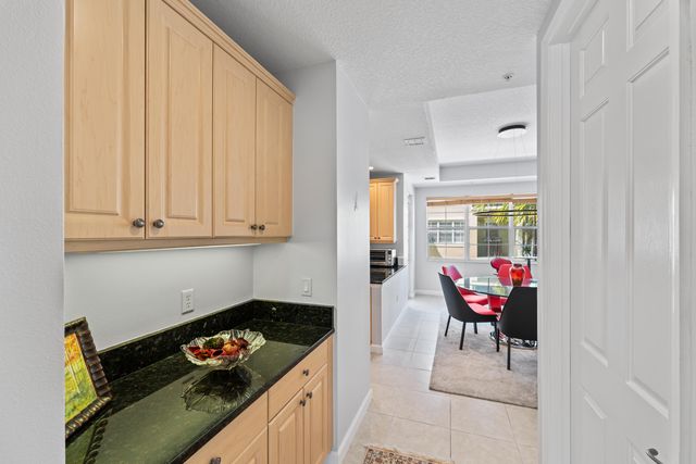2558 Gardens Parkway, Palm Beach Gardens, FL 33410