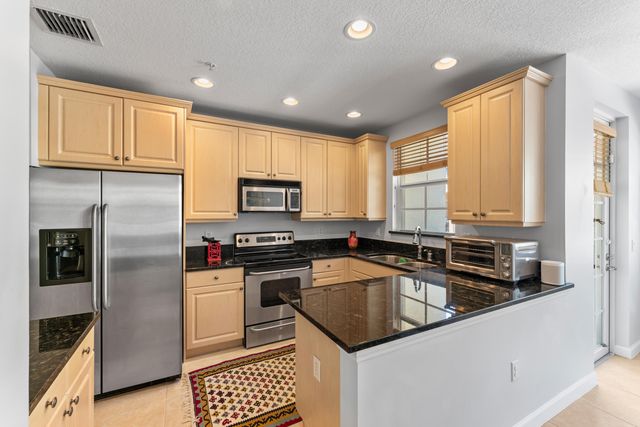 2558 Gardens Parkway, Palm Beach Gardens, FL 33410