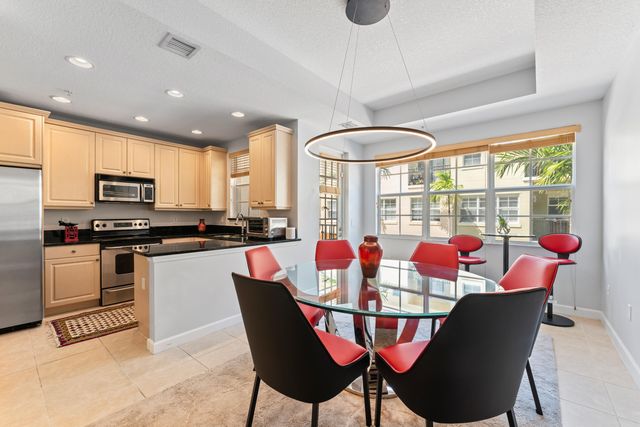 2558 Gardens Parkway, Palm Beach Gardens, FL 33410