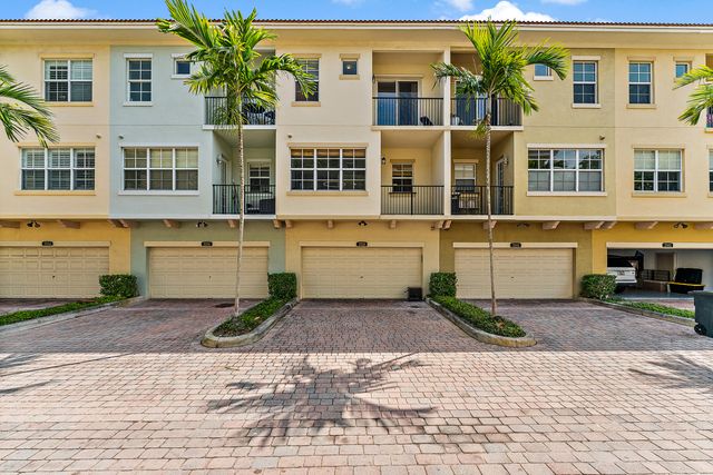 2558 Gardens Parkway, Palm Beach Gardens, FL 33410