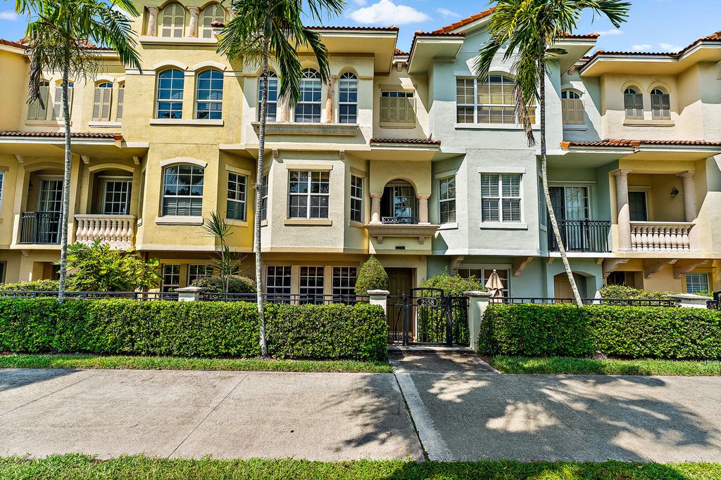 2558 Gardens Parkway, Palm Beach Gardens, FL 33410