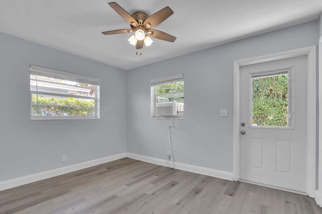 112 SANDAL Lane 4, Palm Beach Shores, FL 33404