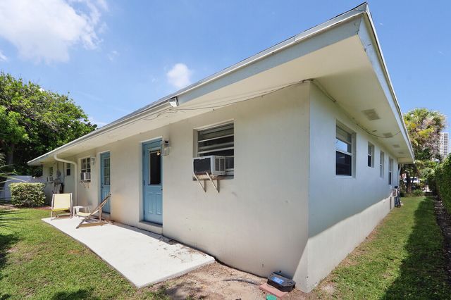 112 SANDAL Lane 4, Palm Beach Shores, FL 33404