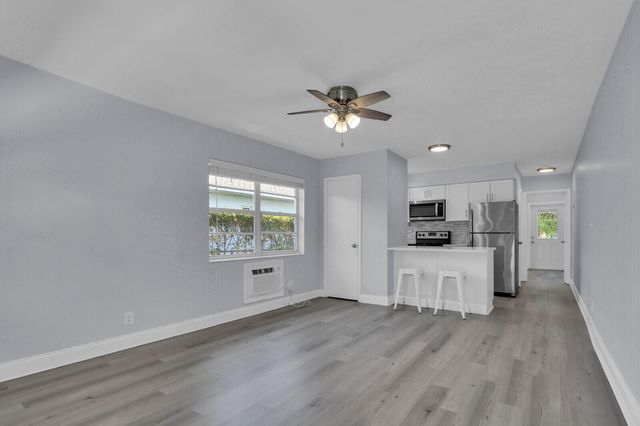 112 SANDAL Lane 4, Palm Beach Shores, FL 33404