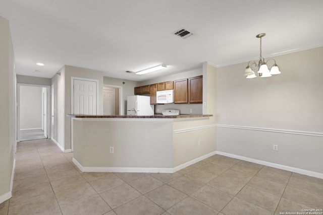 7323 Snowden Rd Apt 3305, San Antonio, TX 78240