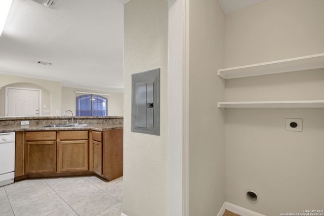 7323 Snowden Rd Apt 3305, San Antonio, TX 78240