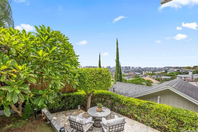 1449 St Louis Drive, Honolulu, HI 96816