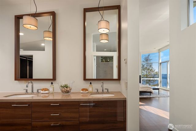 1318 Lakeside Avenue S, Seattle, WA 98144