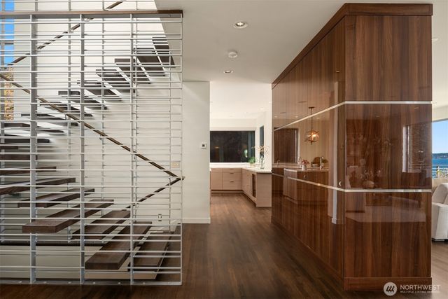 1318 Lakeside Avenue S, Seattle, WA 98144