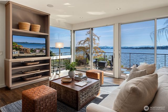 1318 Lakeside Avenue S, Seattle, WA 98144