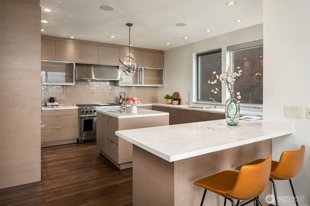 1318 Lakeside Avenue S, Seattle, WA 98144