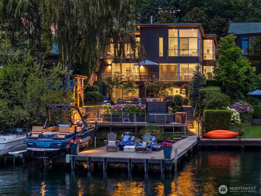 1318 Lakeside Avenue S, Seattle, WA 98144