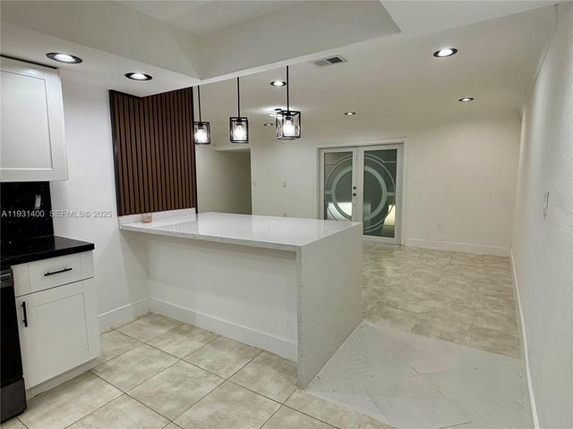 8561 Claridge Dr, Miramar, FL 33025