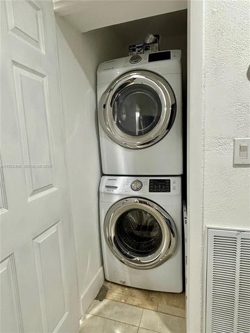 8561 Claridge Dr, Miramar, FL 33025