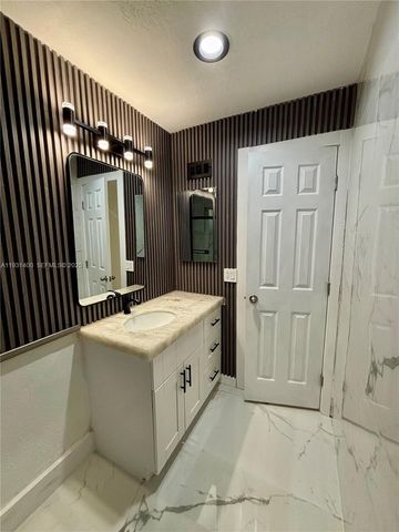 8561 Claridge Dr, Miramar, FL 33025