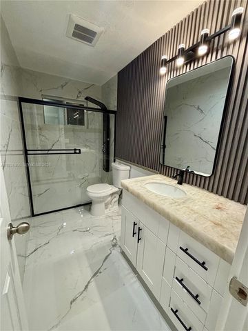 8561 Claridge Dr, Miramar, FL 33025