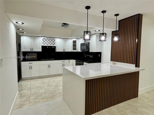 8561 Claridge Dr, Miramar, FL 33025