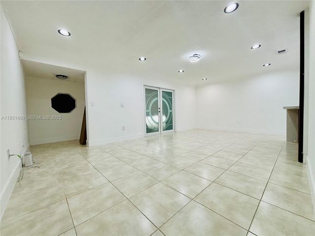 8561 Claridge Dr, Miramar, FL 33025