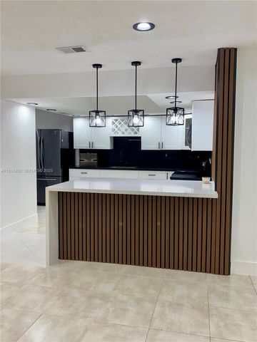 8561 Claridge Dr, Miramar, FL 33025