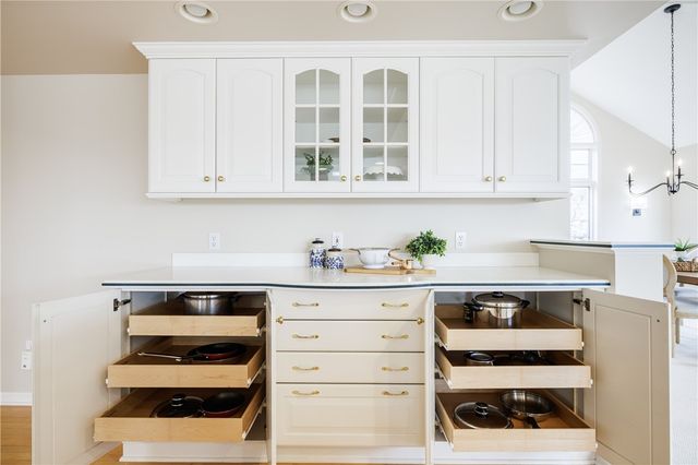 220 Bayhill Lane, Irondequoit, NY 14609