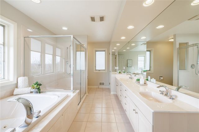 220 Bayhill Lane, Irondequoit, NY 14609