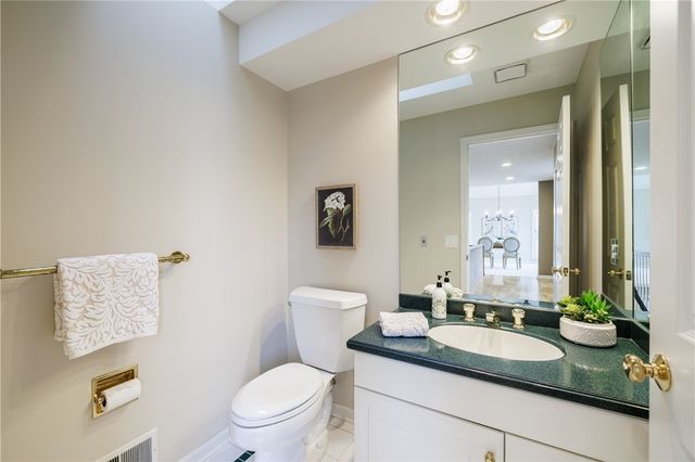 220 Bayhill Lane, Irondequoit, NY 14609