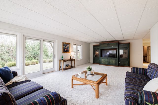 220 Bayhill Lane, Irondequoit, NY 14609