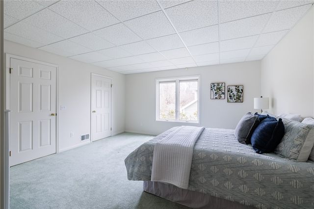 220 Bayhill Lane, Irondequoit, NY 14609