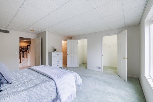 220 Bayhill Lane, Irondequoit, NY 14609