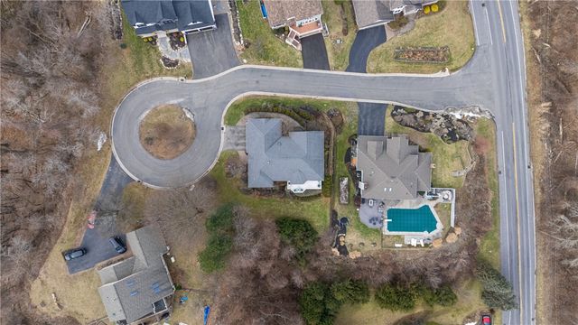 220 Bayhill Lane, Irondequoit, NY 14609