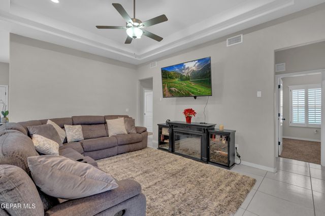 12416 Furlong Circle, Horizon City, TX 79928