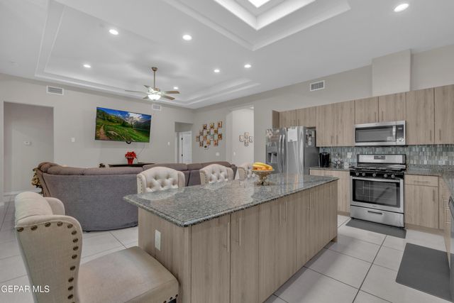 12416 Furlong Circle, Horizon City, TX 79928