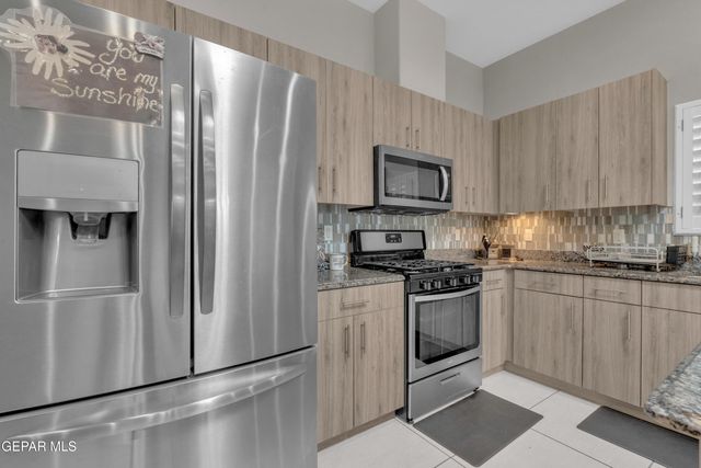 12416 Furlong Circle, Horizon City, TX 79928