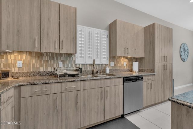 12416 Furlong Circle, Horizon City, TX 79928