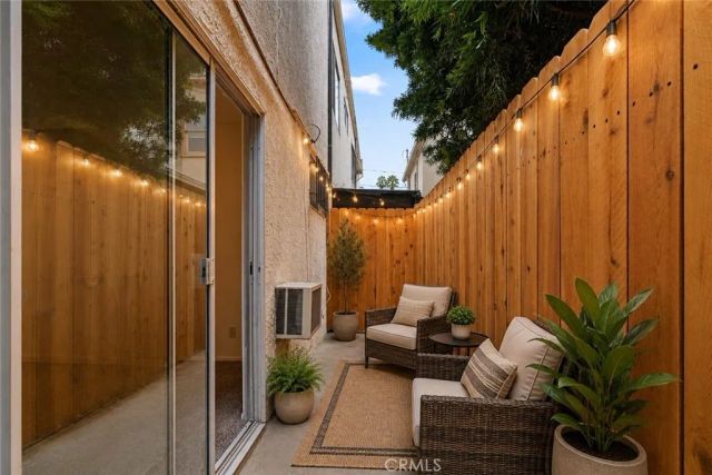 1527 Stanford Street 5, Santa Monica, CA 90404