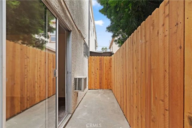 1527 Stanford Street 5, Santa Monica, CA 90404