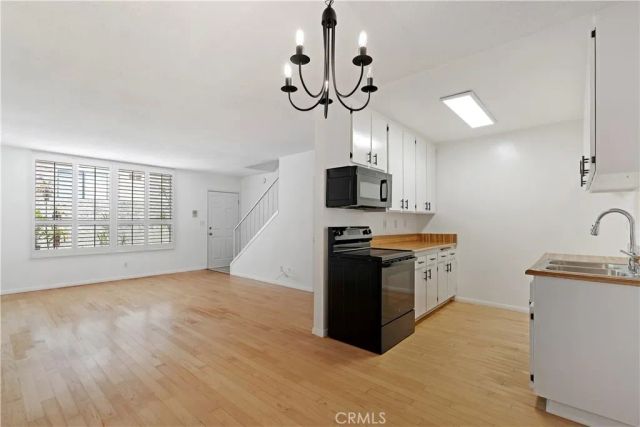 1527 Stanford Street 5, Santa Monica, CA 90404