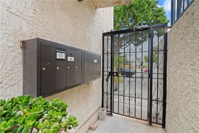 1527 Stanford Street 5, Santa Monica, CA 90404