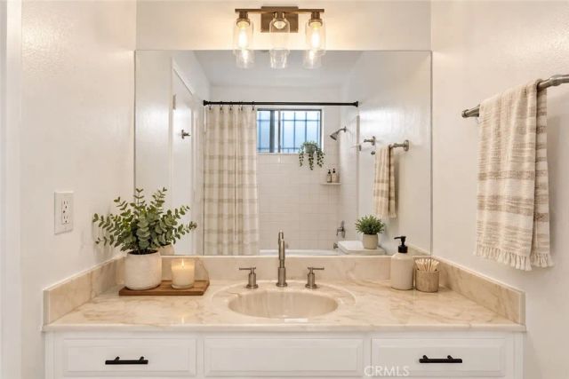 1527 Stanford Street 5, Santa Monica, CA 90404