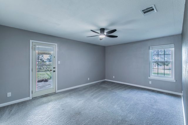 961 Shilling Drive, Elm Mott, TX 76640