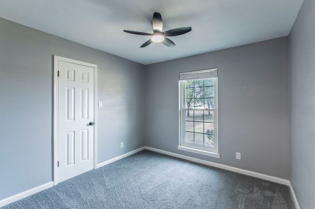 961 Shilling Drive, Elm Mott, TX 76640