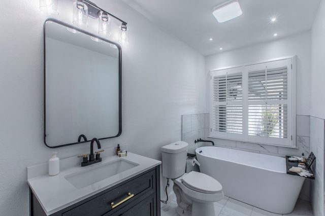 961 Shilling Drive, Elm Mott, TX 76640