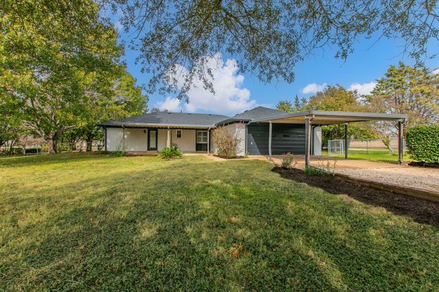 961 Shilling Drive, Elm Mott, TX 76640