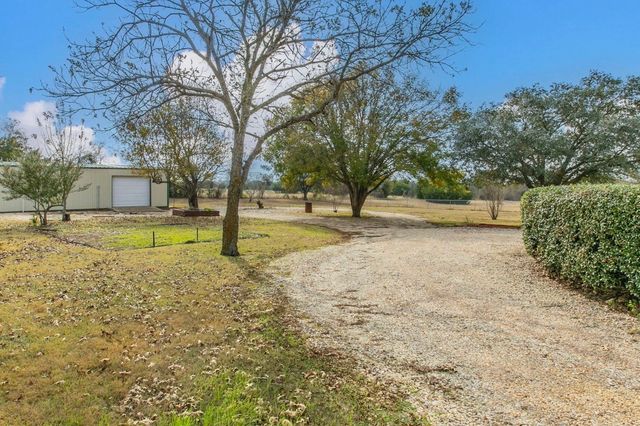961 Shilling Drive, Elm Mott, TX 76640