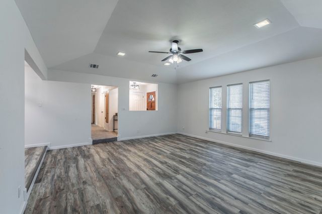 961 Shilling Drive, Elm Mott, TX 76640