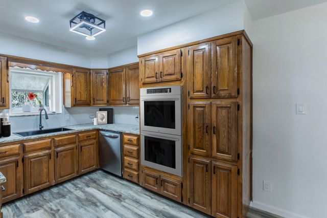 961 Shilling Drive, Elm Mott, TX 76640