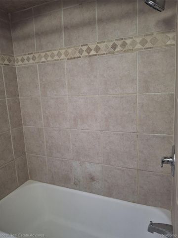 19969 Elkhart Street, Harper Woods, MI 48225